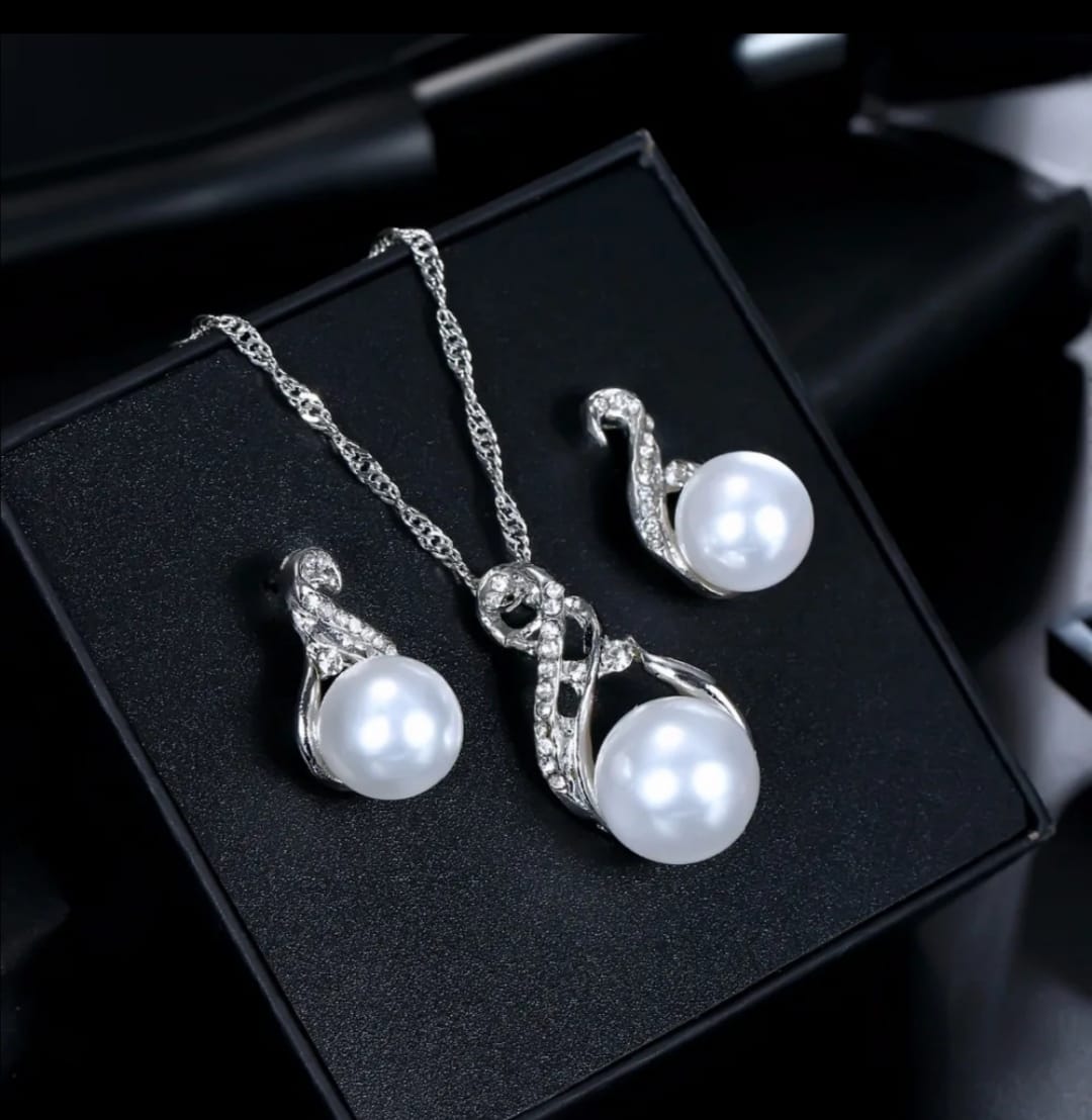 WEDDING CRYSTAL PEARL PENDANT EARNING & NECKLACE SET