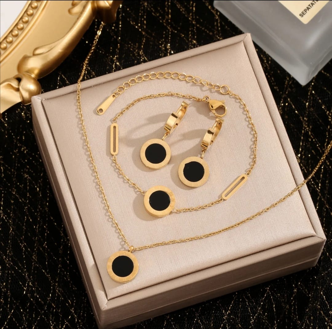 18K GOLD PLATED ROMAN SET