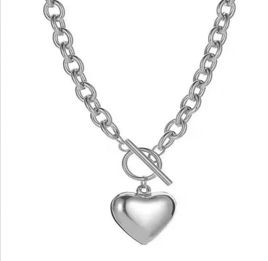 BIG HEART PENDANT NECKLACE -SILVER COLOR