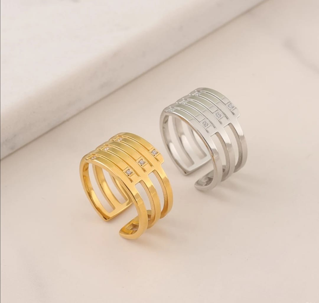 MULTI-LAYERS TWINKLING CUBIC ZIRCON RING