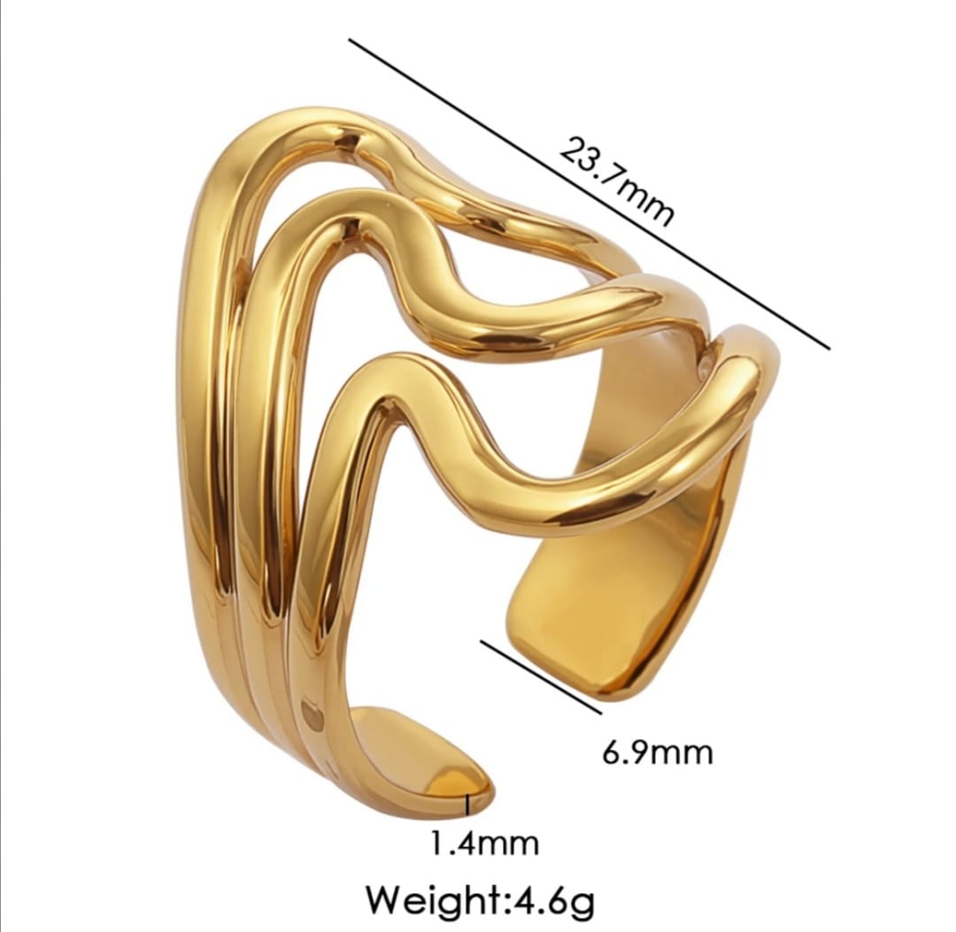 WAVY DESIGN RING