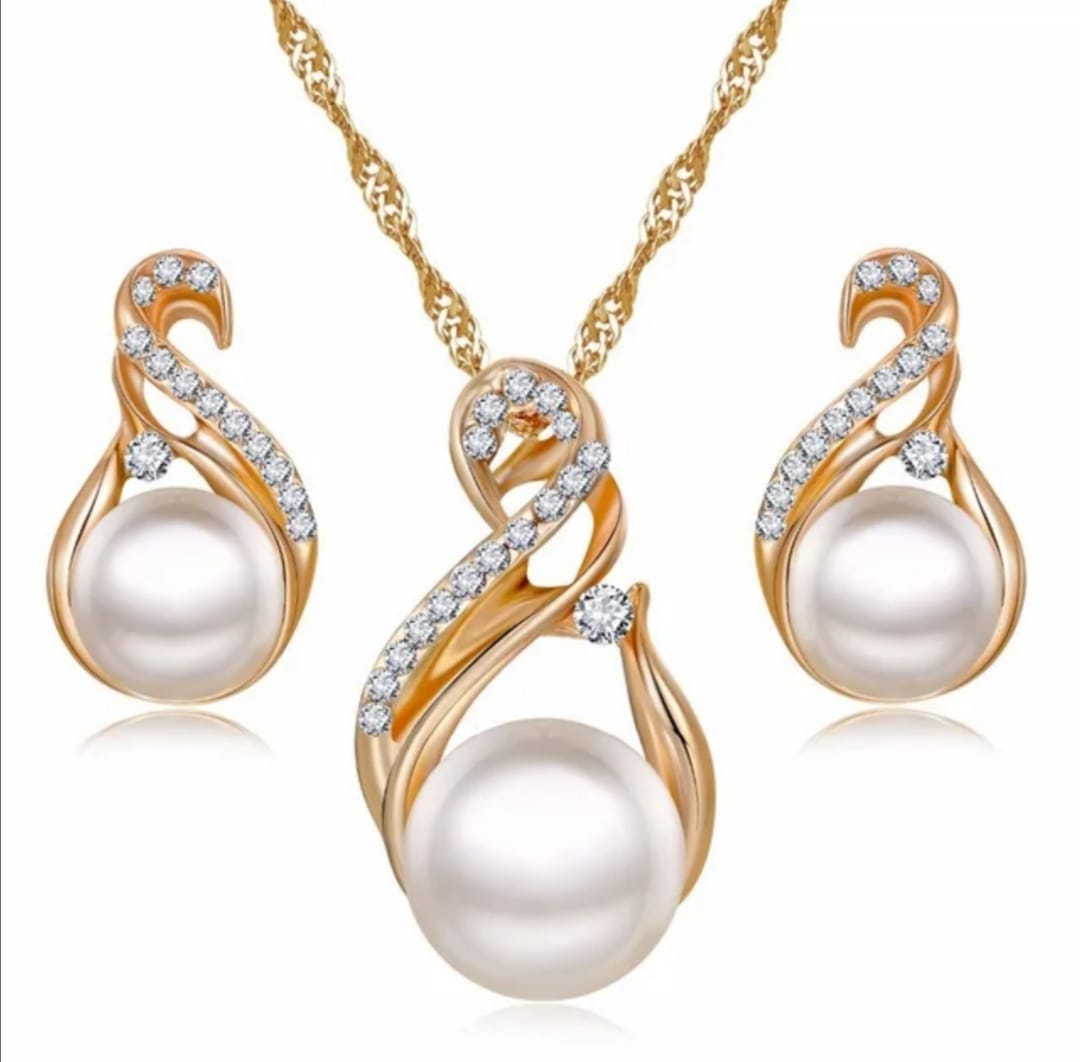 WEDDING CRYSTAL PEARL PENDANT EARNING & NECKLACE SET