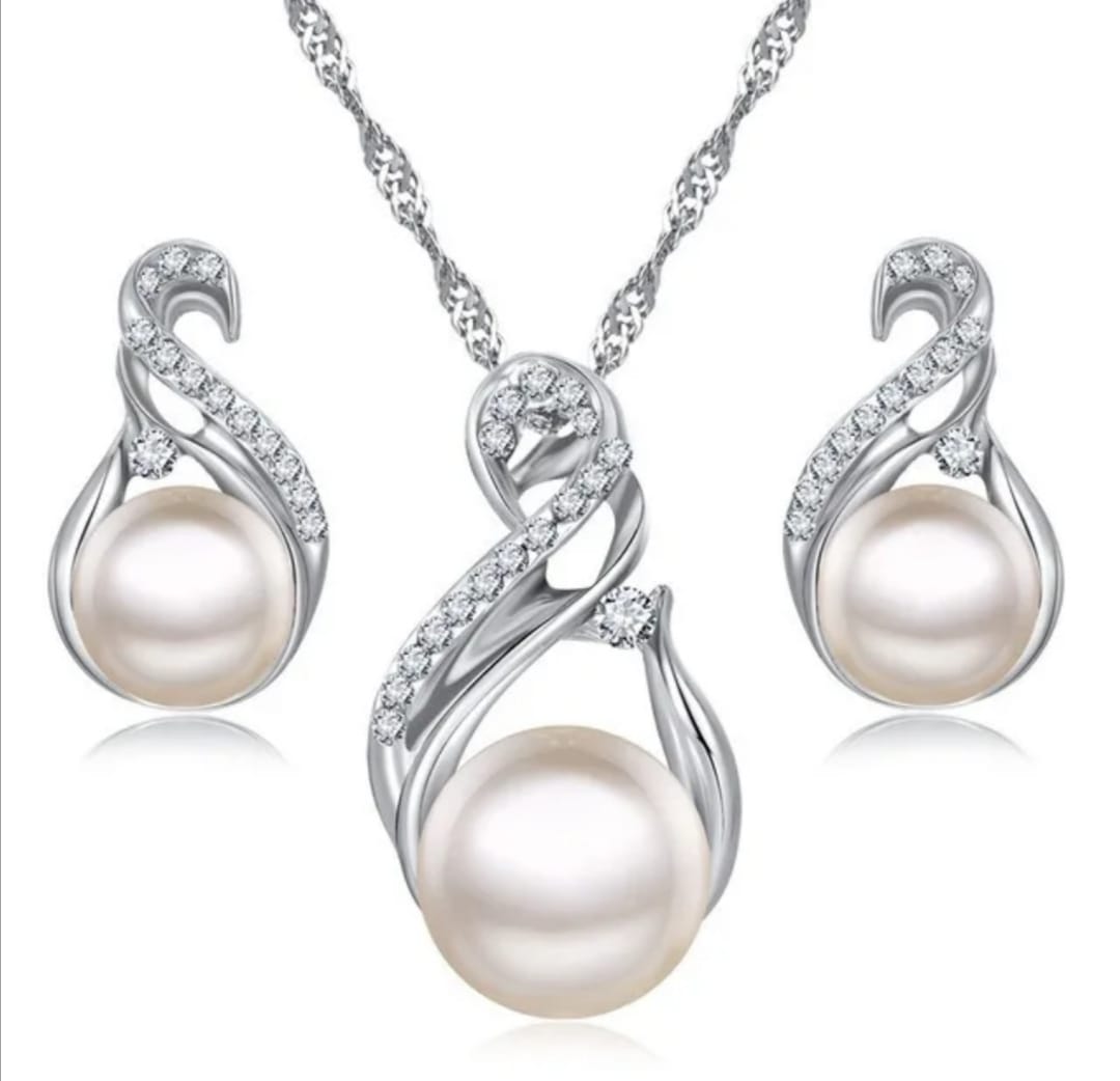 WEDDING CRYSTAL PEARL PENDANT EARNING & NECKLACE SET